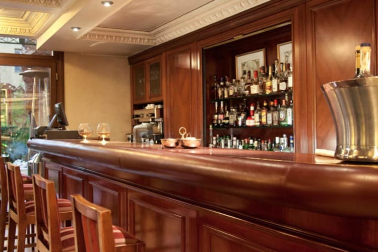 Duck Tail Bar